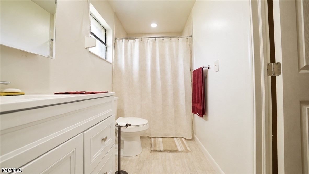 2 Bed SingleFamilyResidence for Sale in Cape Coral, photo 25