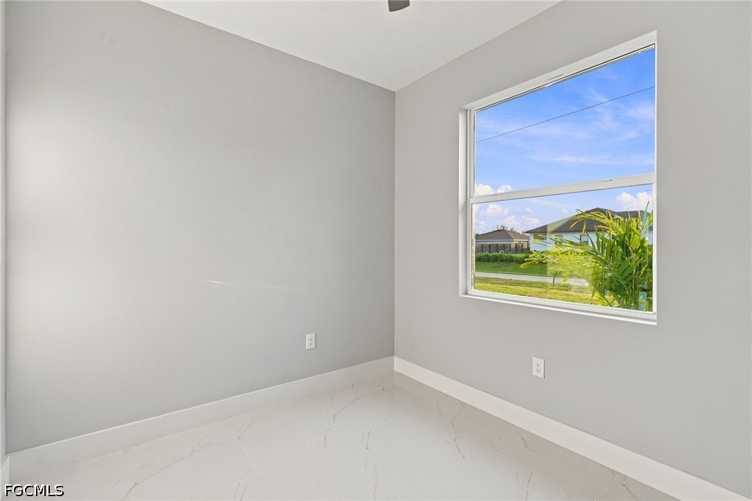 3 Bed SingleFamilyResidence for Sale in Lehigh Acres, photo 25