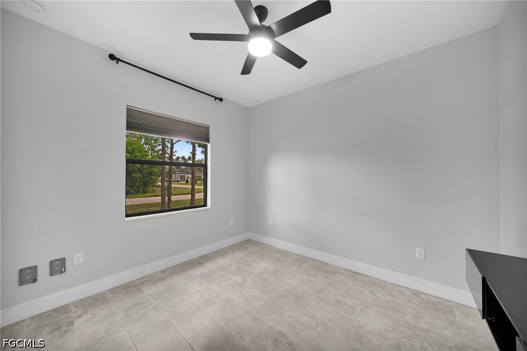 3 Bed SingleFamilyResidence for Sale in Lehigh Acres, photo 25