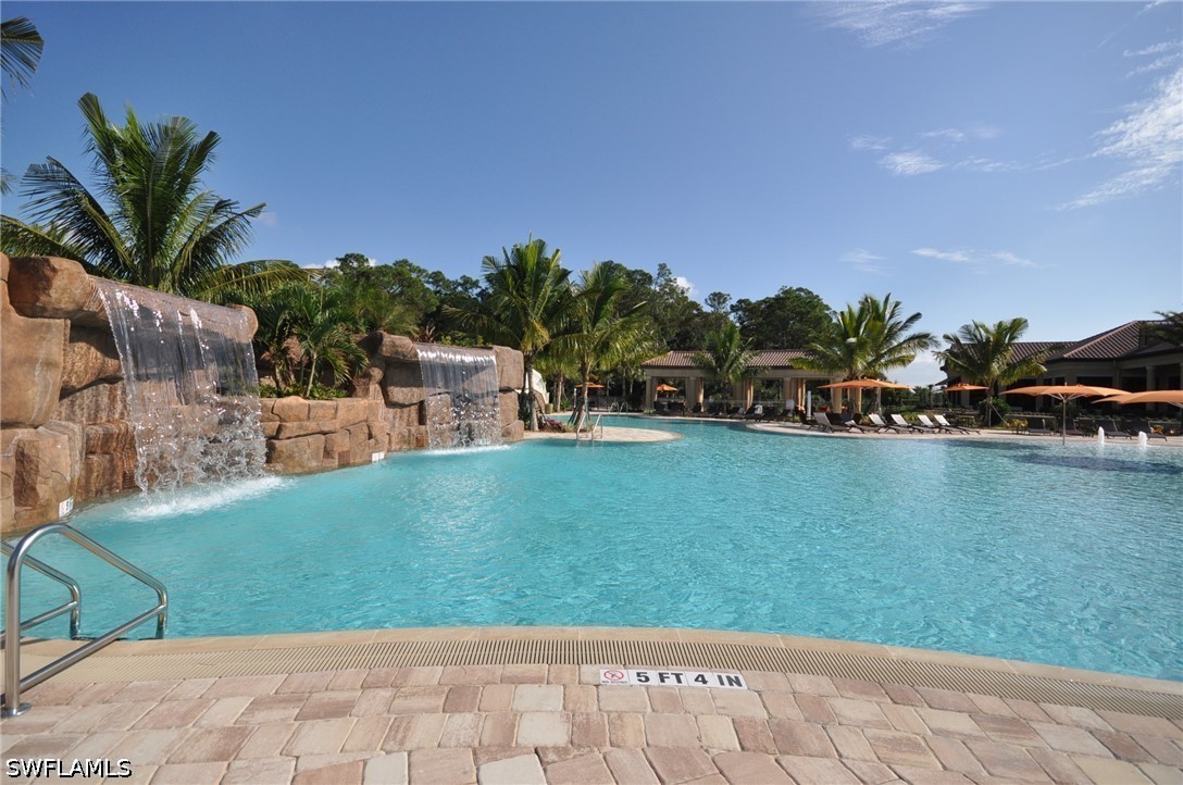 2 Bed Waterfront Home for Sale in Trevi, photo 25