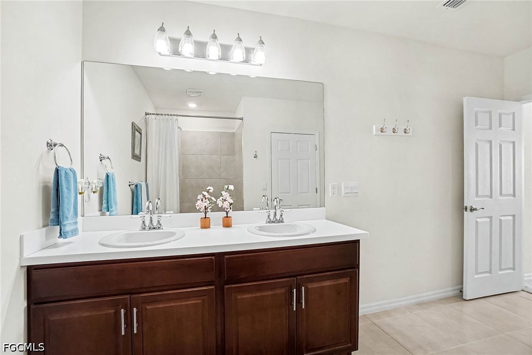 3 Bed SingleFamilyResidence for Sale in Cape Coral, photo 25