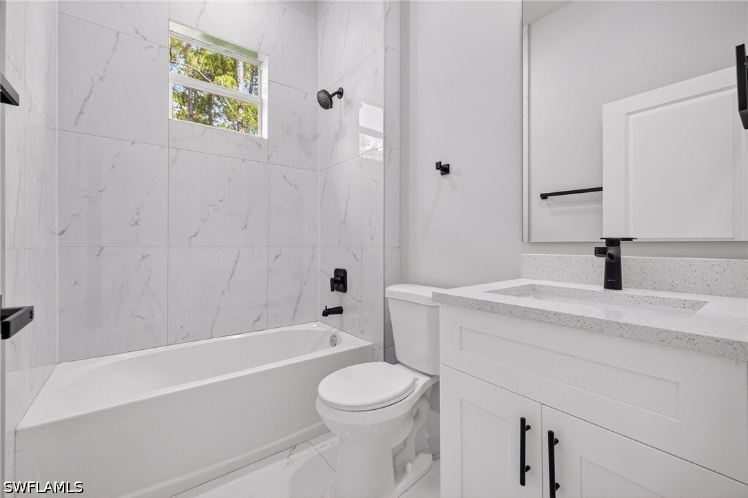 4 Bed SingleFamilyResidence for Sale in Lehigh Acres, photo 25