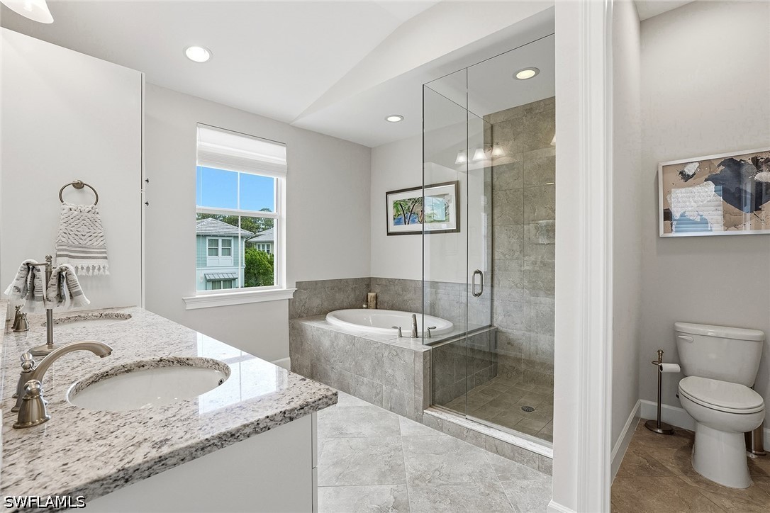 2 Bed Waterfront Home for Sale in Naples, photo 25
