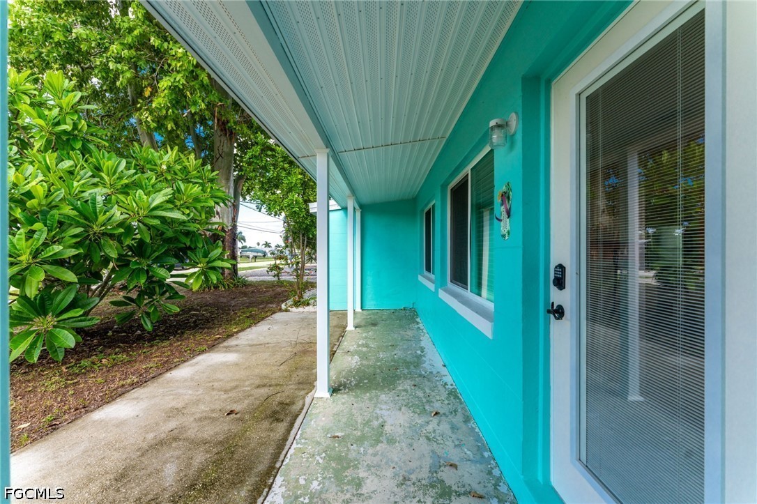 2 Bed Waterfront Home for Sale in Port Charlotte, photo 25