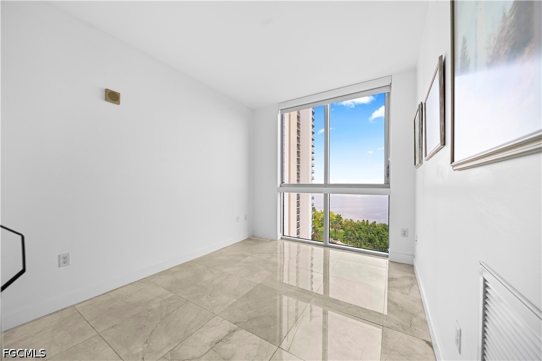 3 Bed Pool Home for Sale in Oasis, photo 25
