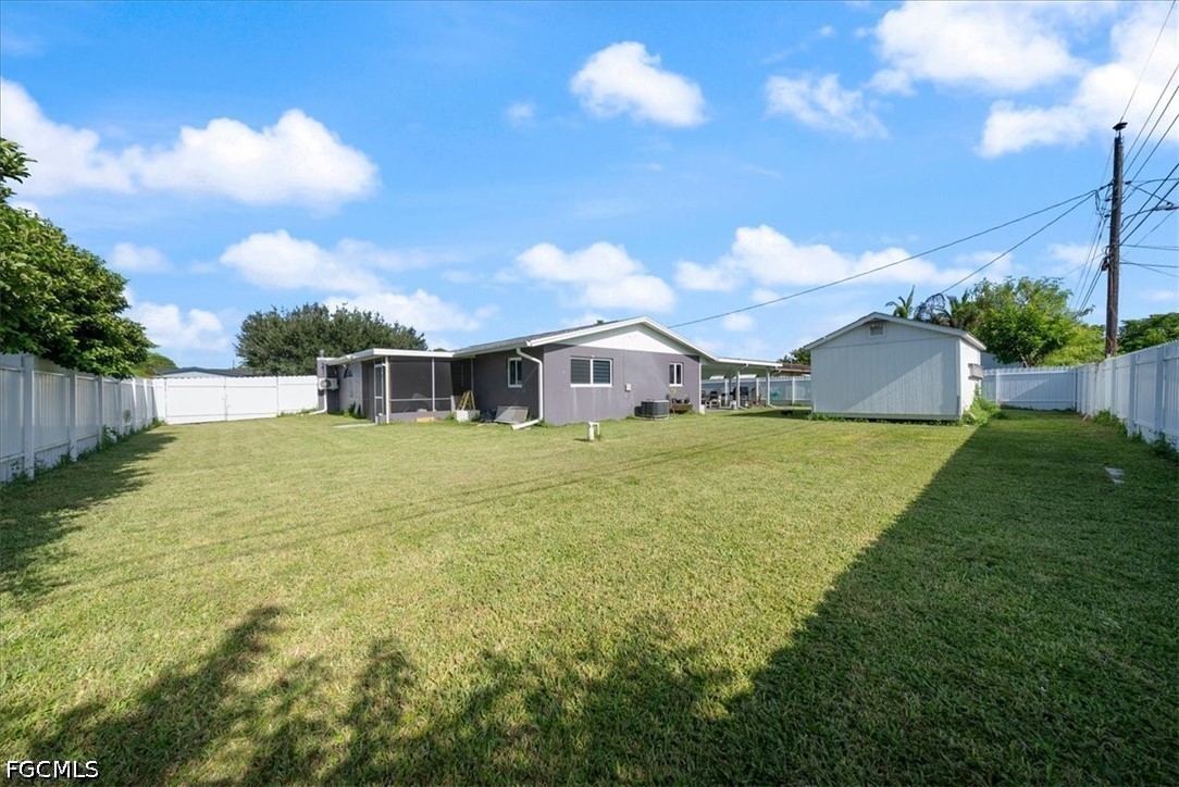 4 Bed SingleFamilyResidence for Sale in Lehigh Acres, photo 25