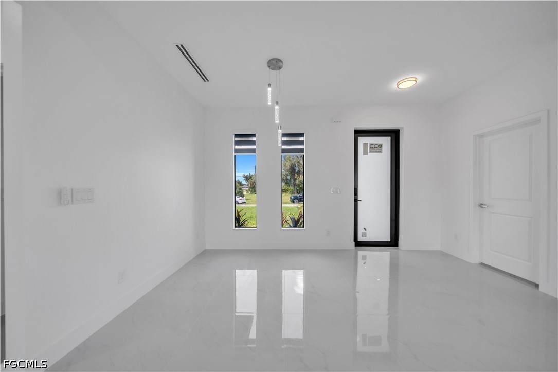 3 Bed SingleFamilyResidence for Sale in Cape Coral, photo 25