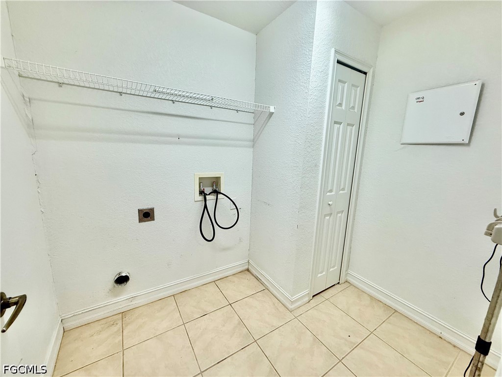 3 Bed SingleFamilyResidence for Sale in Lehigh Acres, photo 25