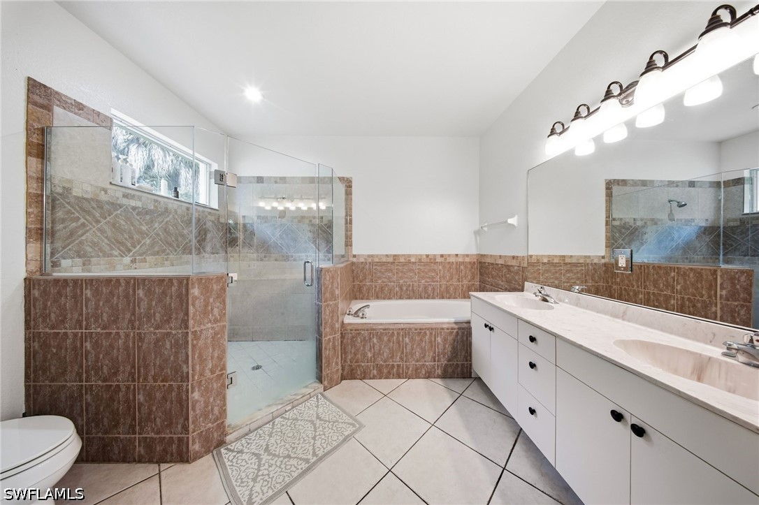 3 Bed Pool Home for Sale in Naples, photo 25