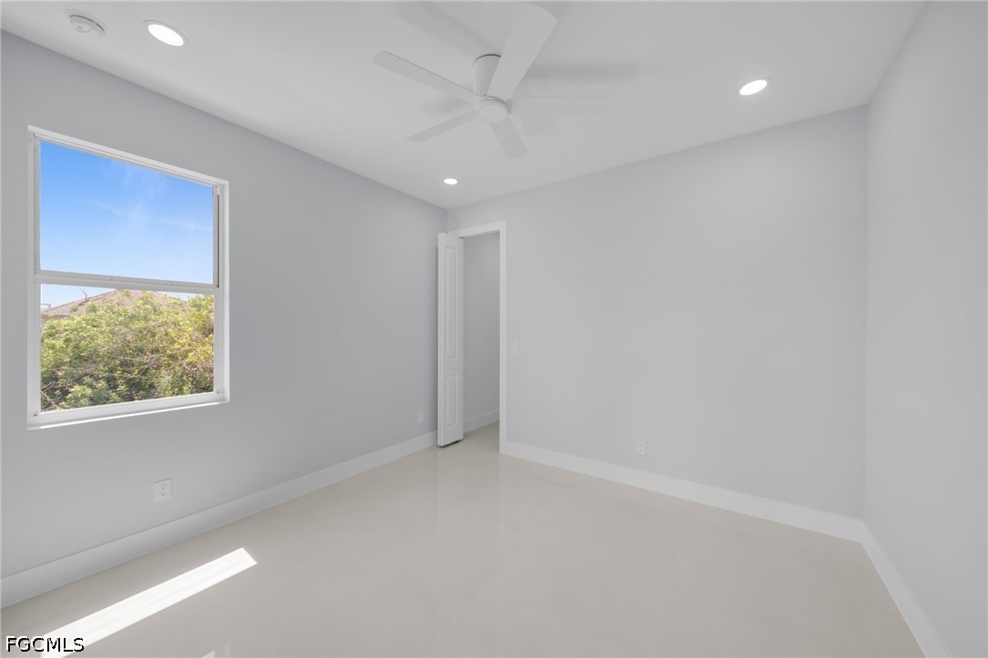 3 Bed SingleFamilyResidence for Sale in Lehigh Acres, photo 25