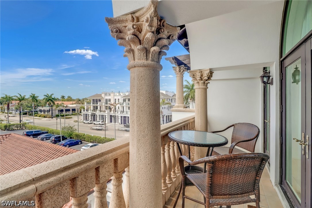 2 Bed Condominium for Sale in Olde Naples, photo 25
