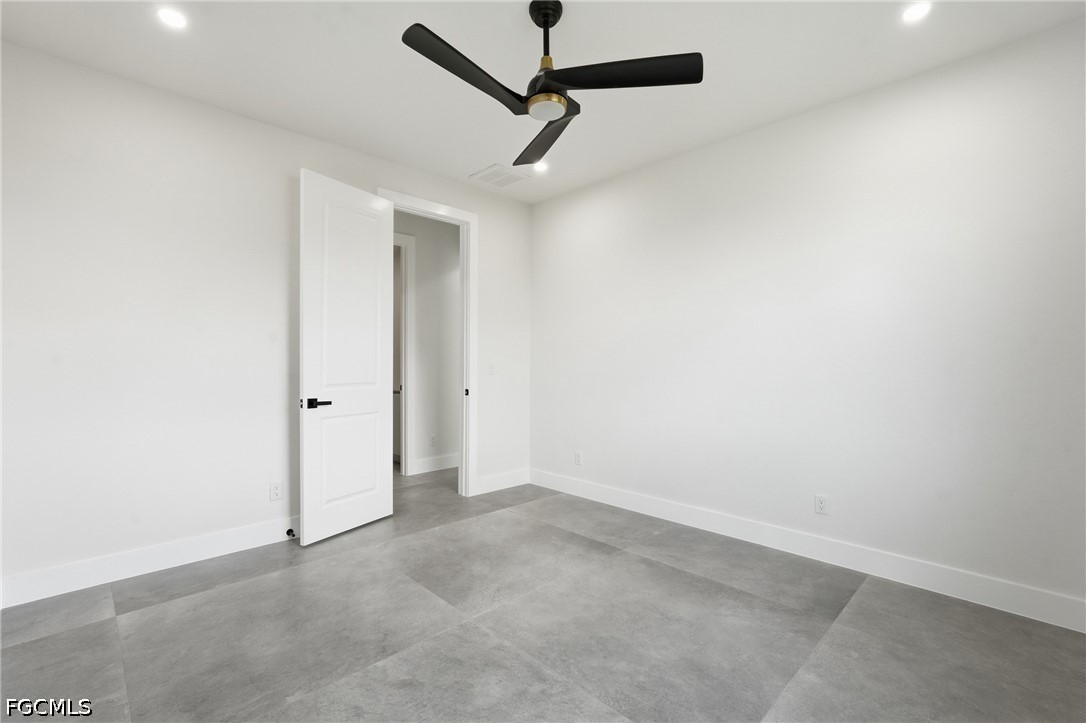 3 Bed SingleFamilyResidence for Sale in Cape Coral, photo 25