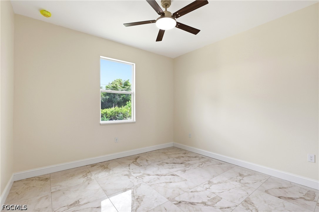 3 Bed SingleFamilyResidence for Sale in Lehigh Acres, photo 25