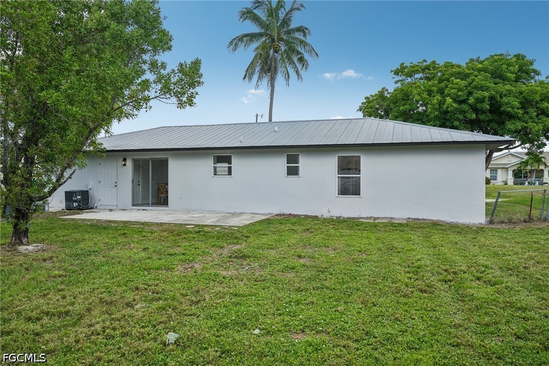 3 Bed SingleFamilyResidence for Sale in Cape Coral, photo 25