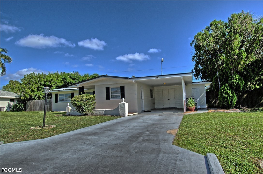 2 Bed SingleFamilyResidence for Sale in Fort Myers, photo 25