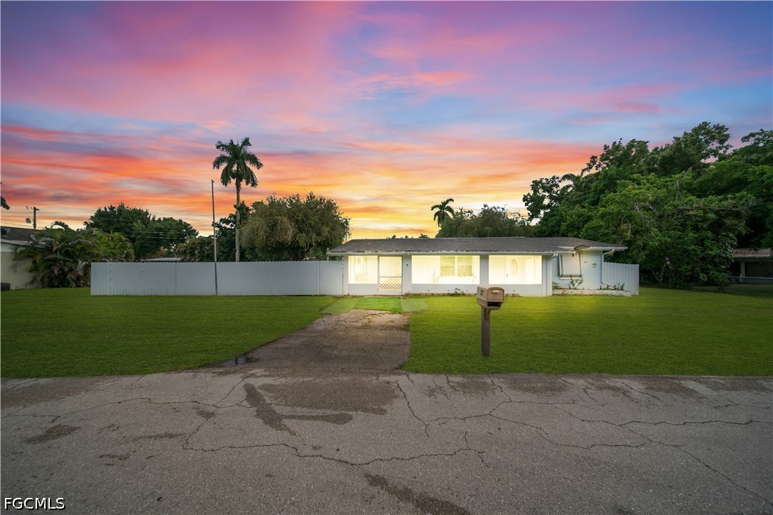 2 Bed SingleFamilyResidence for Sale in North Fort Myers, photo 25