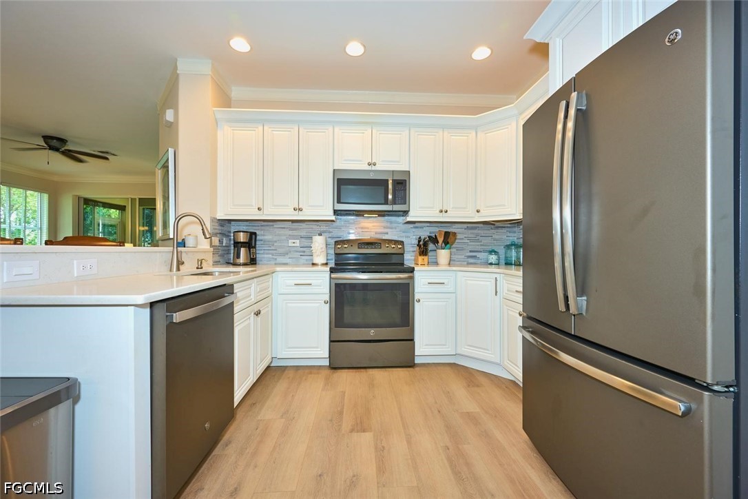 2 Bed Waterfront Home for Sale in Fort Myers, photo 25