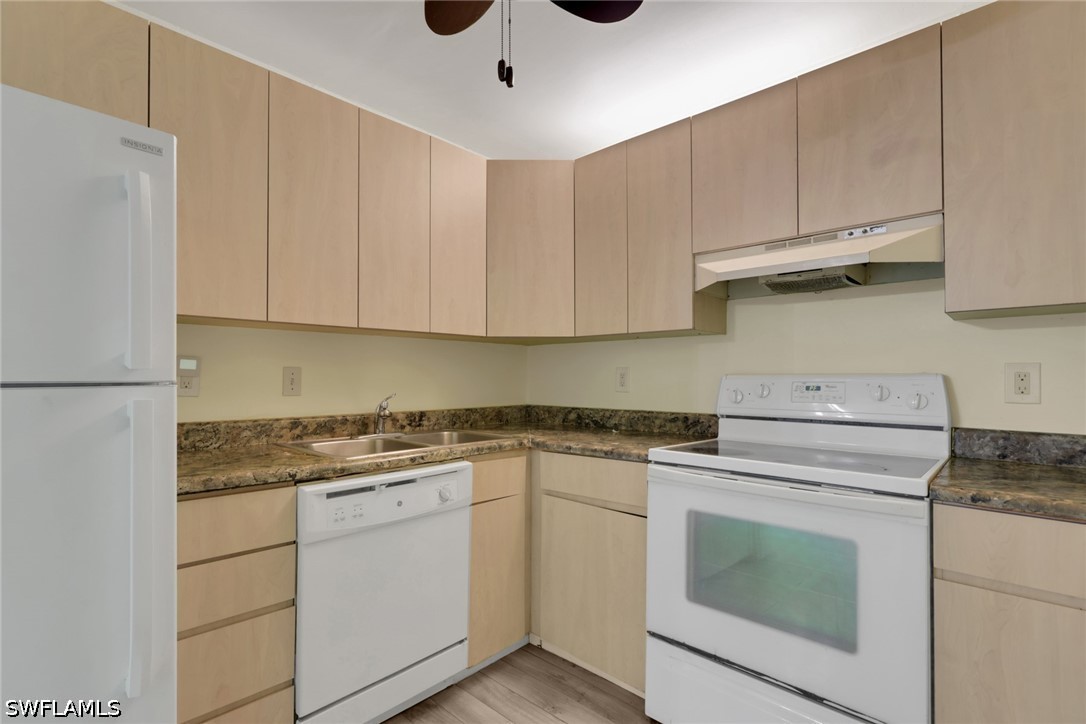 1 Bed Waterfront Home for Sale in Schooner Bay, photo 25