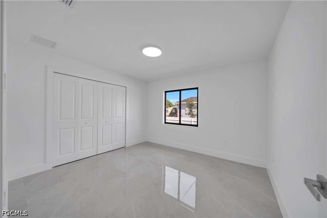 6 Bed Duplex for Sale in Lehigh Estates, photo 25