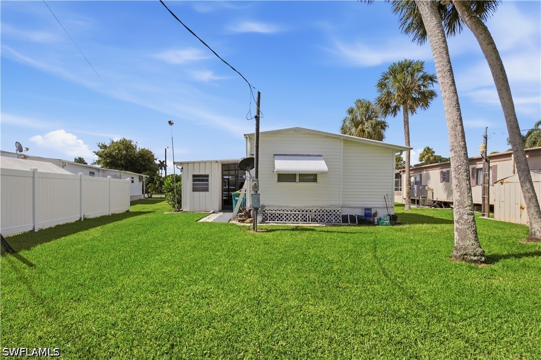 2 Bed ManufacturedHome for Sale in Naples, photo 25