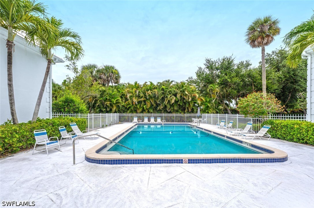 2 Bed Condominium for Sale in Palm Royal Apts, photo 25