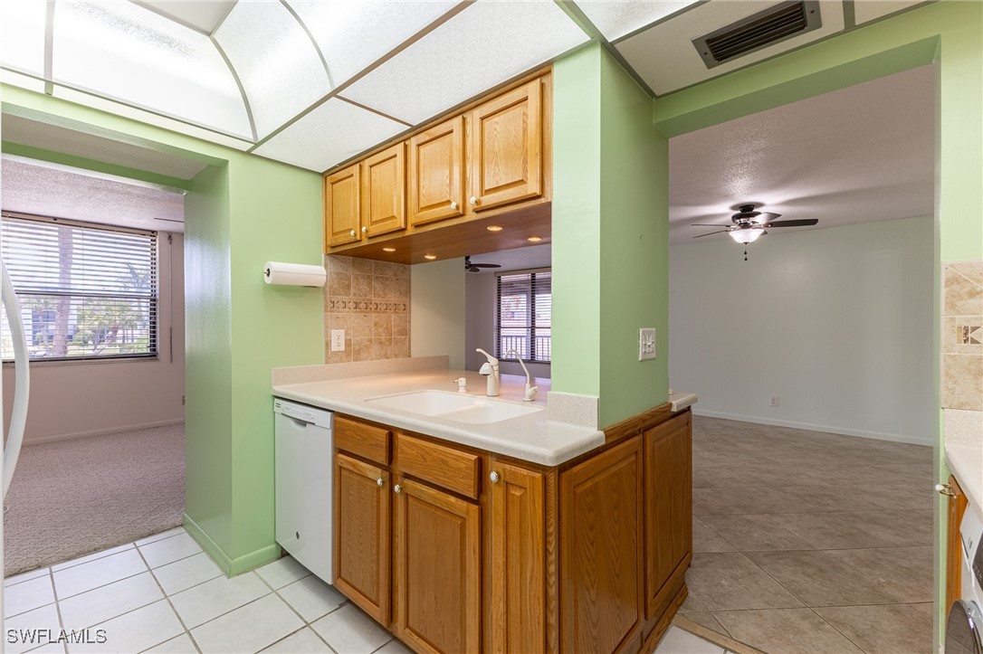 2 Bed Waterfront Home for Sale in Schooner Bay, photo 26