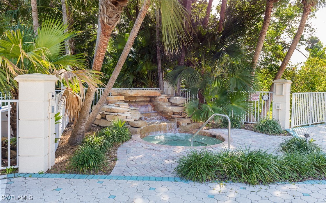 2 Bed Condominium for Sale in Clubhouse Villas, FL, $179,900 — photo 26