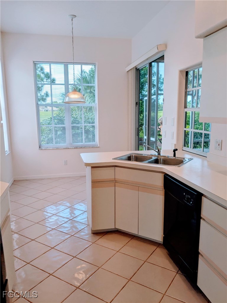 3 Bed SingleFamilyResidence for Sale in Seminole, FL — photo 26