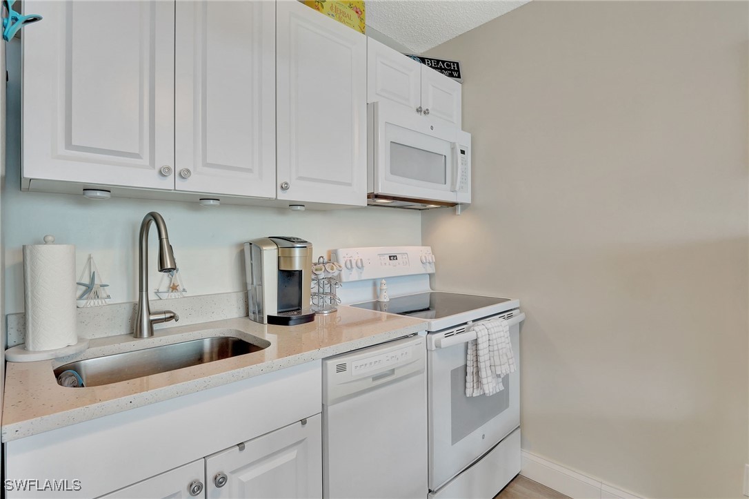 1 Bed Waterfront Home for Sale in Fort Myers Beach, photo 26