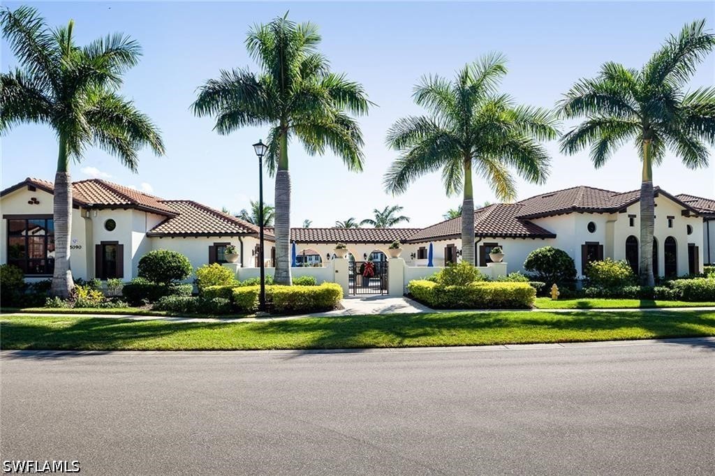 2 Bed Waterfront Home for Sale in Naples, photo 26