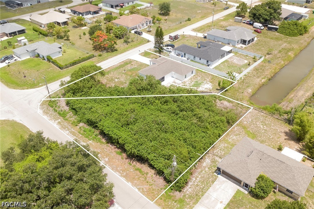 3 Bed Waterfront Home for Sale in Lehigh Acres, photo 26