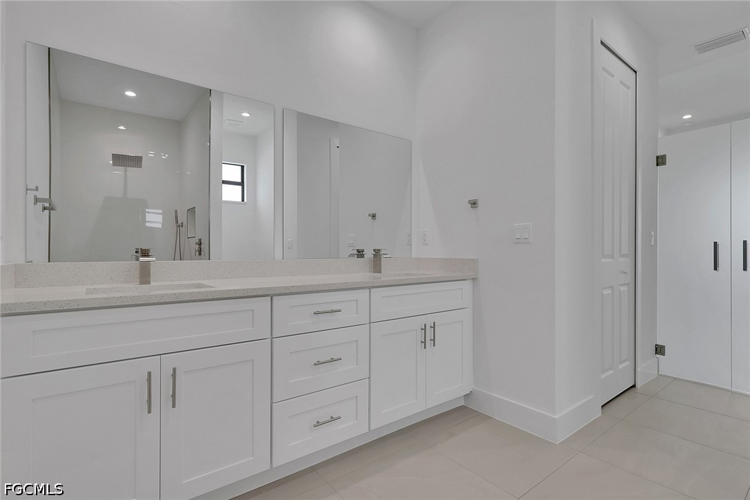 3 Bed SingleFamilyResidence for Sale in Cape Coral, photo 26