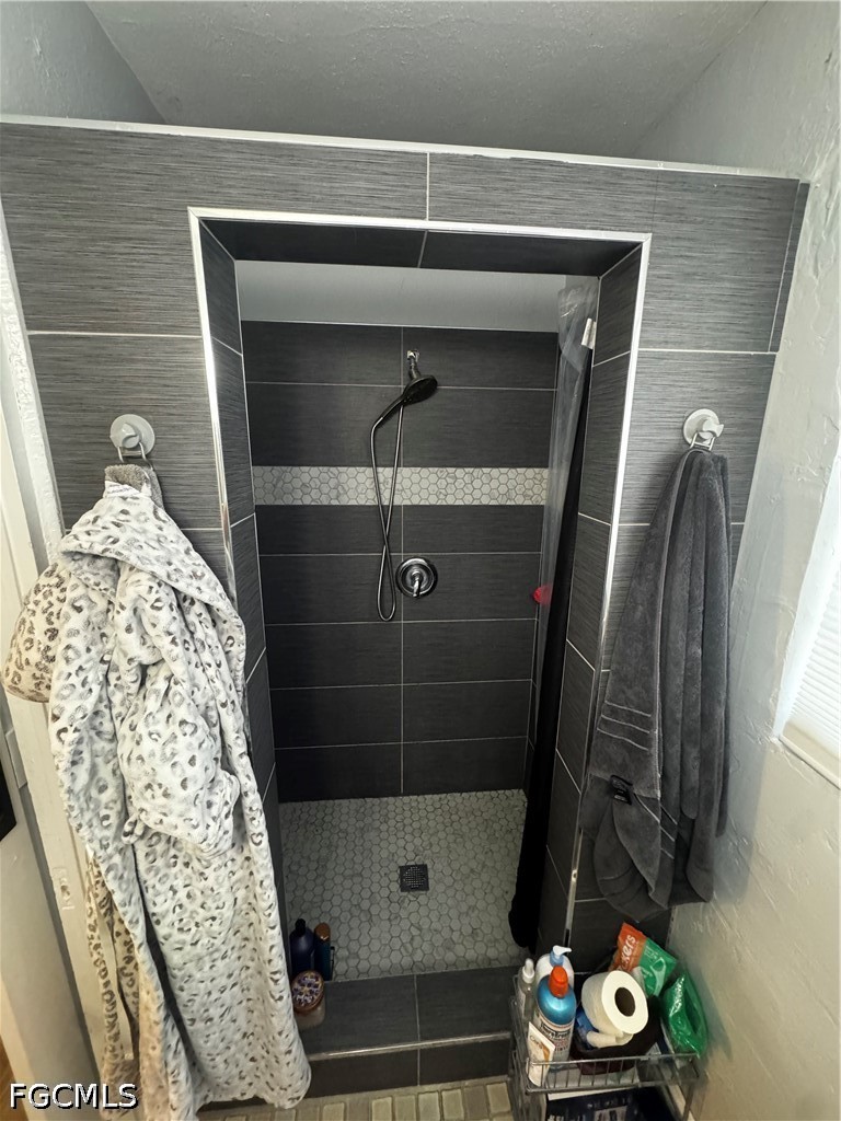 3 Bed SingleFamilyResidence for Sale in Bayside Park, FL — photo 26