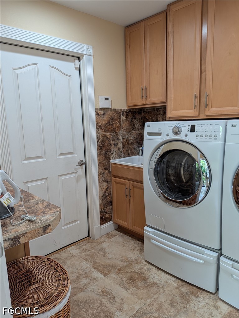 3 Bed Pool Home for Sale in Cape Coral, photo 26