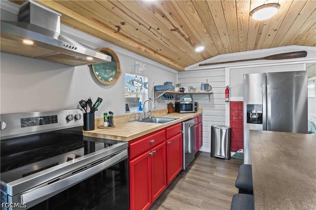 2 Bed Waterfront Home for Sale in Matlacha, FL, $399,900 — photo 26