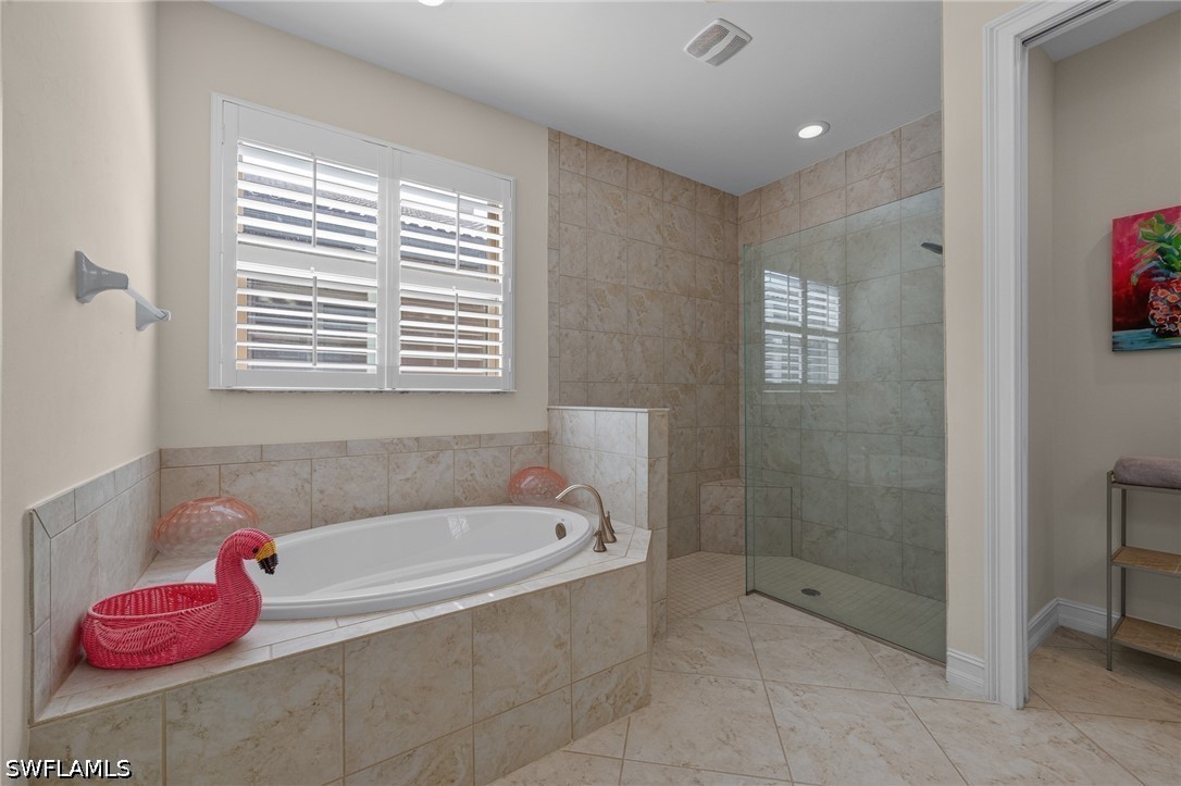 3 Bed SingleFamilyResidence for Sale in Naples, FL, $650,000 — photo 26
