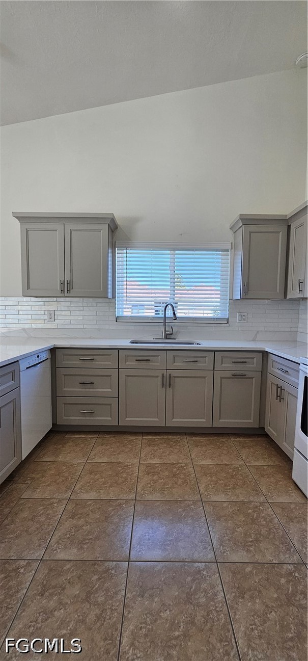 3 Bed Waterfront Home for Sale in Cape Coral, photo 26