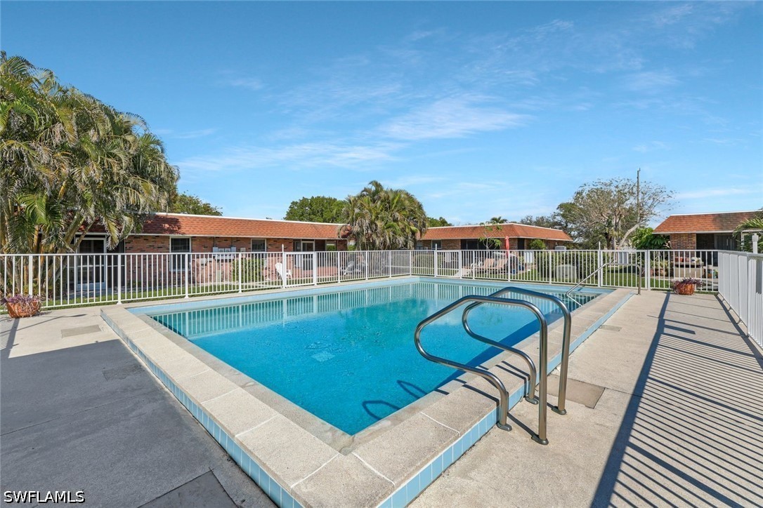 2 Bed Waterfront Home for Sale in Naples, photo 26