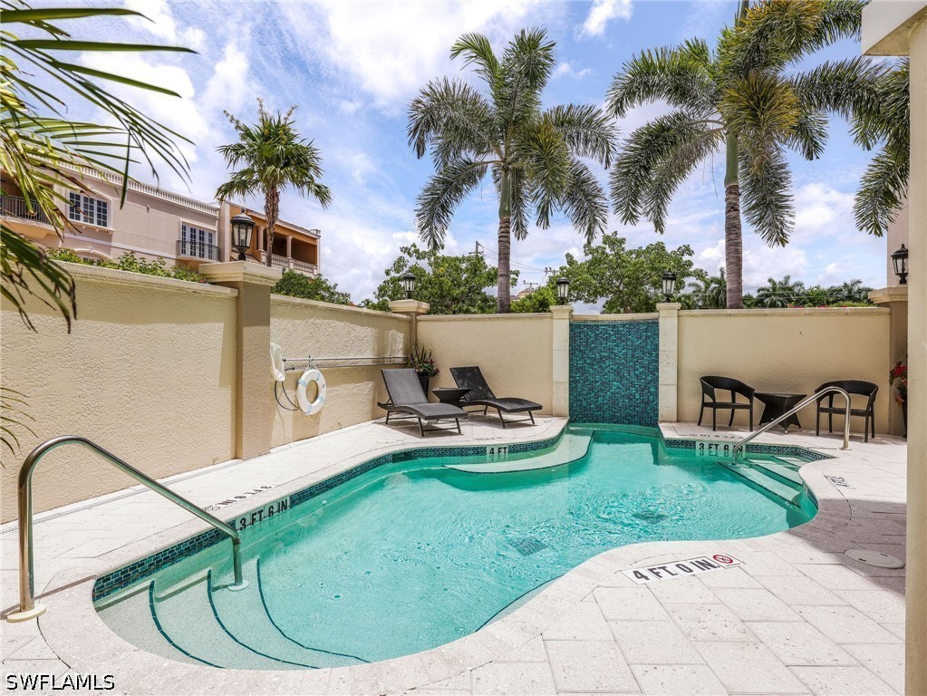 2 Bed Condominium for Sale in Naples, photo 26