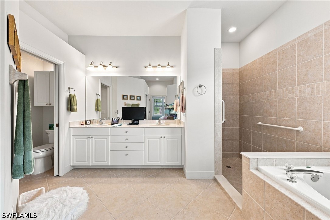 2 Bed Pool Home for Sale in Hawthorne, photo 26
