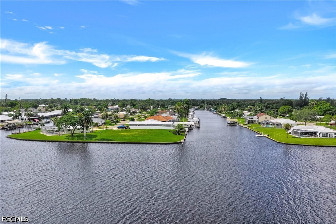 Waterfront Home for Sale in Fort Myers Shores, photo 26