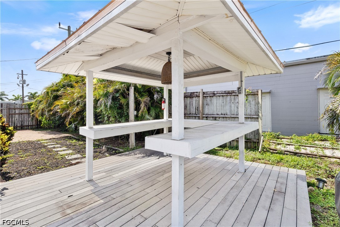 3 Bed Pool Home for Sale in Palmlee Park, photo 26