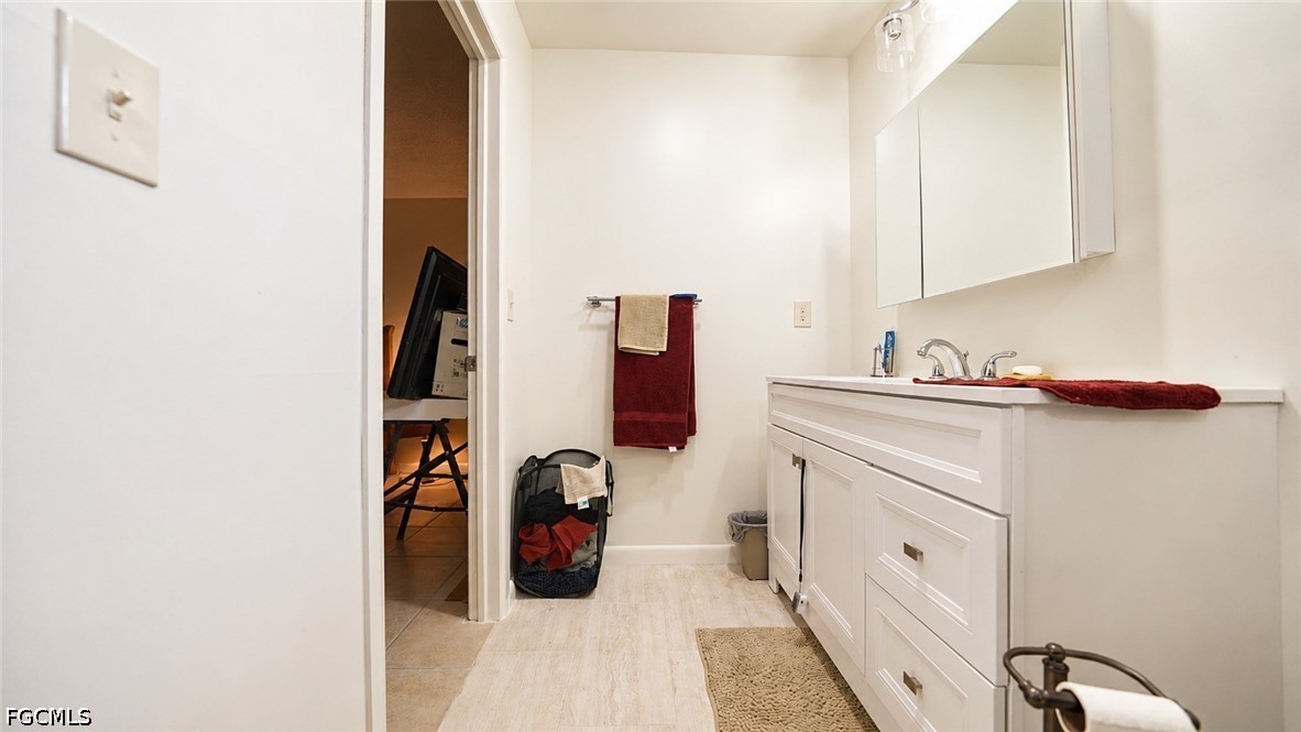 2 Bed SingleFamilyResidence for Sale in Cape Coral, photo 26