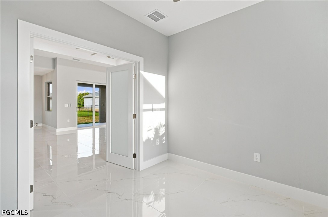 3 Bed SingleFamilyResidence for Sale in Lehigh Acres, photo 26