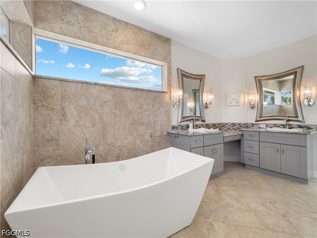 3 Bed Pool Home for Sale in Natoma Park, photo 26