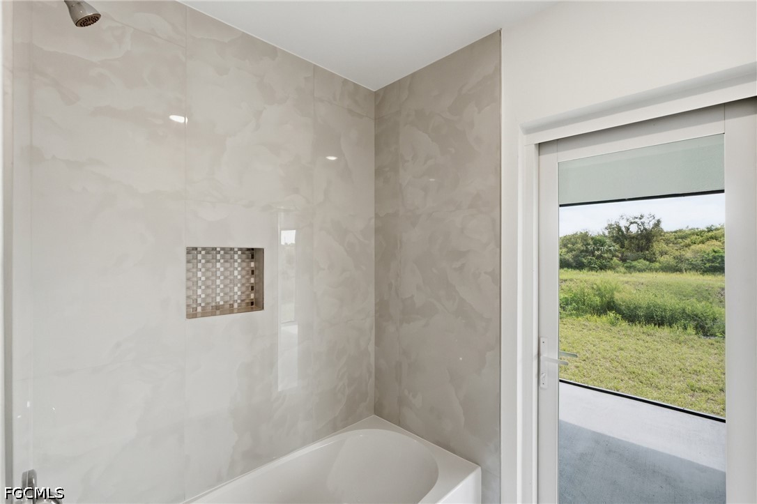 3 Bed SingleFamilyResidence for Sale in Lehigh Acres, photo 26