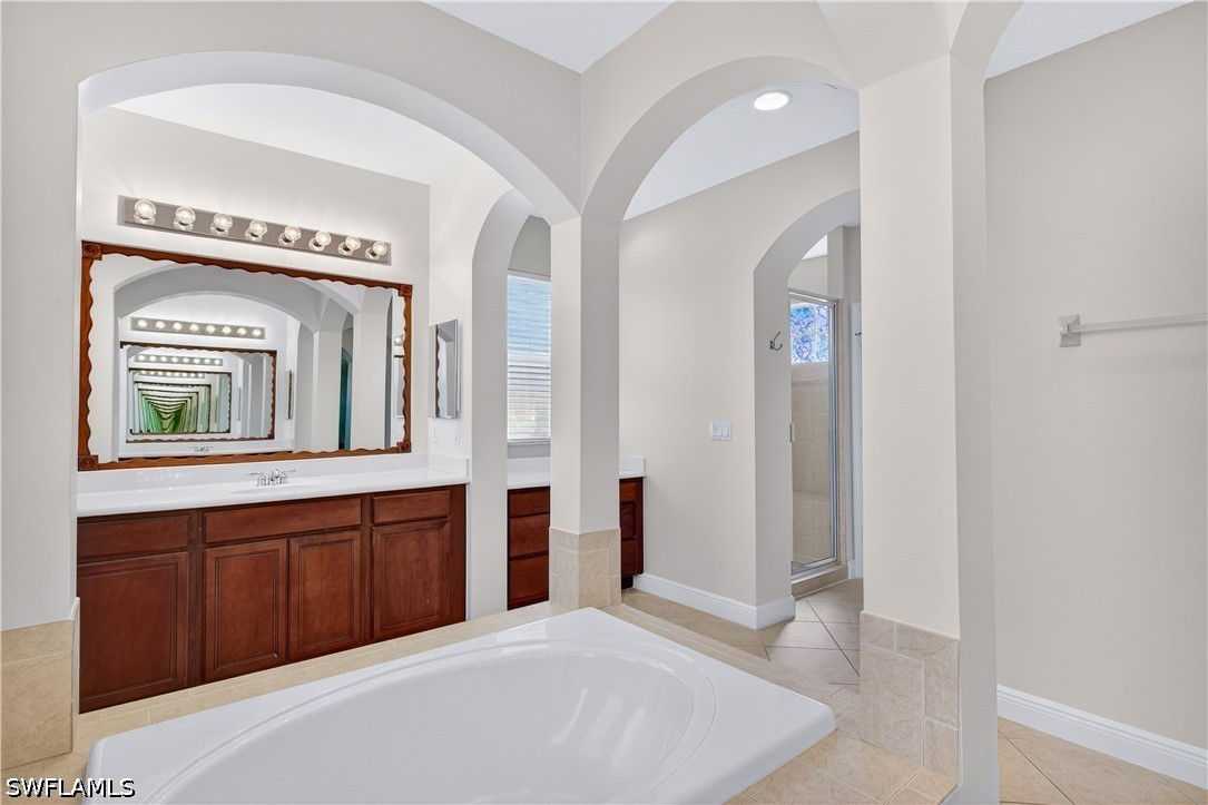 5 Bed Waterfront Home for Sale in Naples, photo 26