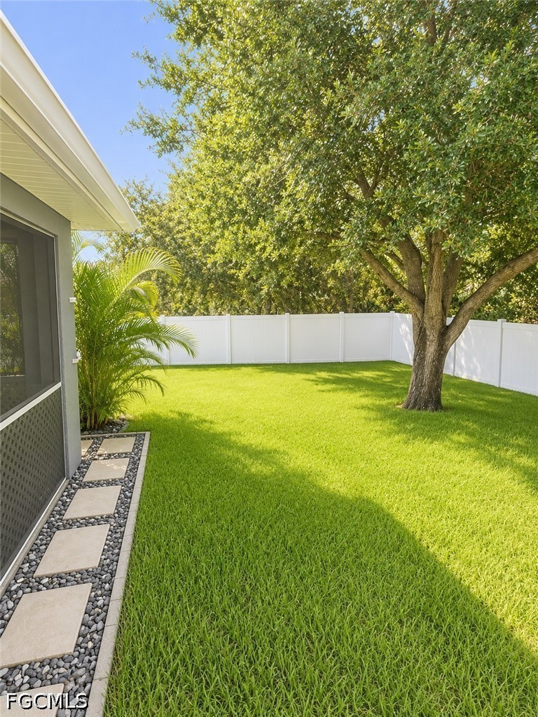 3 Bed SingleFamilyResidence for Sale in Cape Coral, photo 26