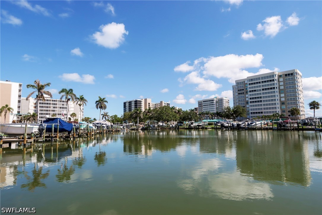 1 Bed Waterfront Home for Sale in Naples, photo 26