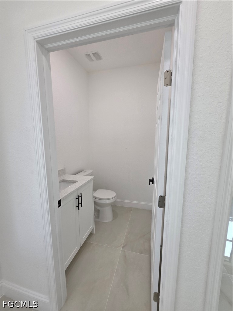 3 Bed SingleFamilyResidence for Sale in Lehigh Acres, photo 26